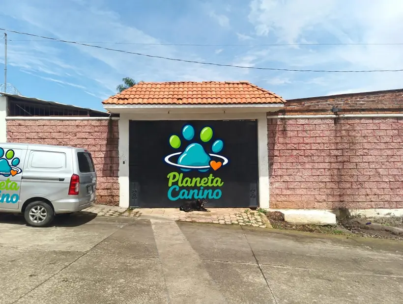 Entrada del área verde de Planeta Canino en Morelia